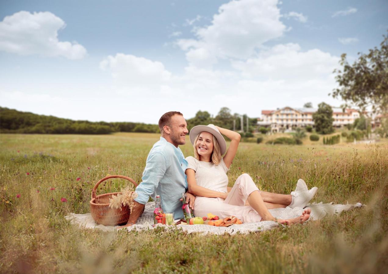 Wellness Natur Resort Gut Edermann Тайзендорф Экстерьер фото