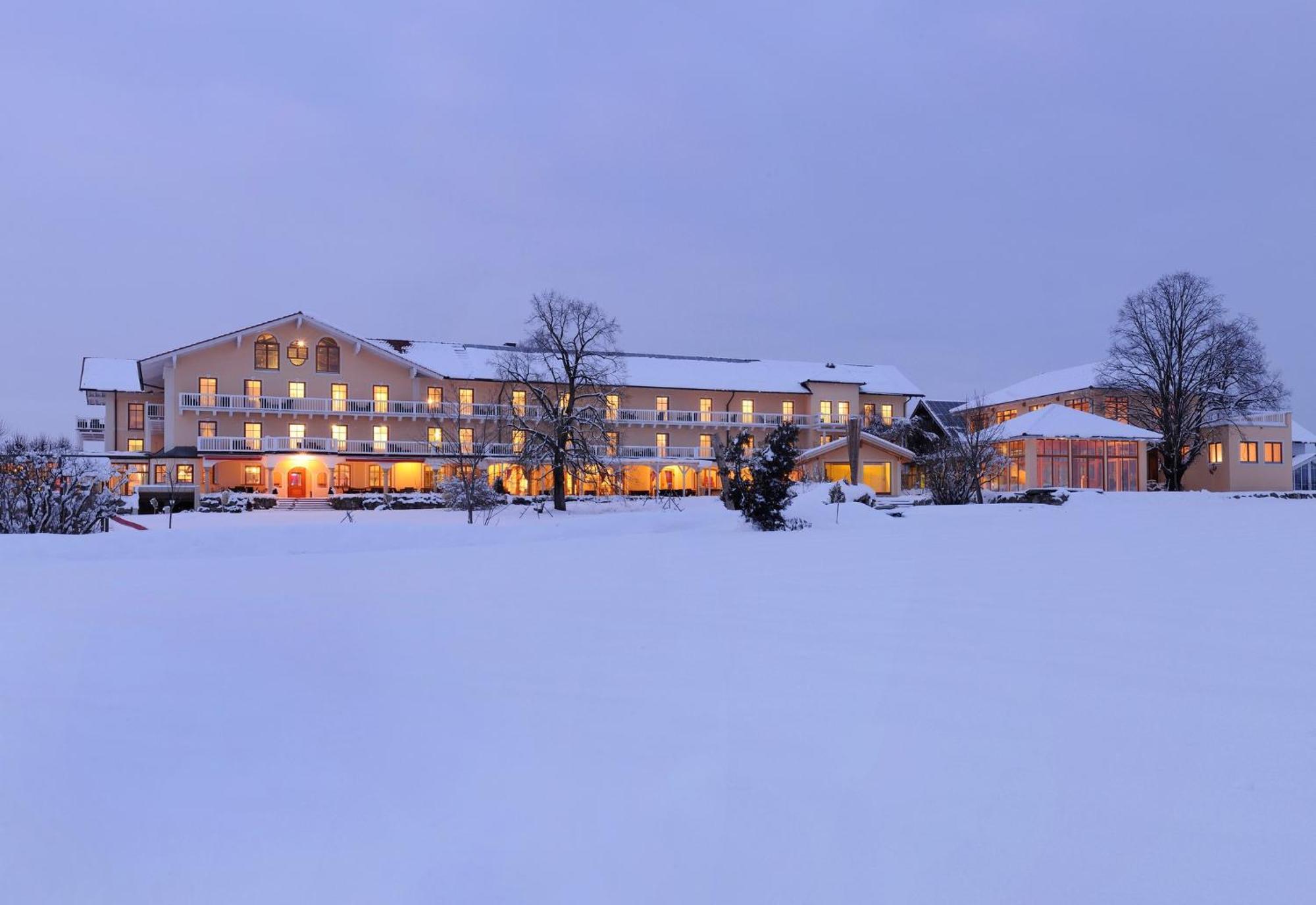 Wellness Natur Resort Gut Edermann Тайзендорф Экстерьер фото